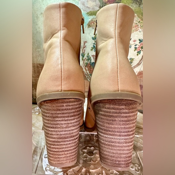 EUC Dolce Vita “Nemmy” Western Influenced Ankle Boots. Vegan Leather. Size 8.5 - Picture 9 of 15